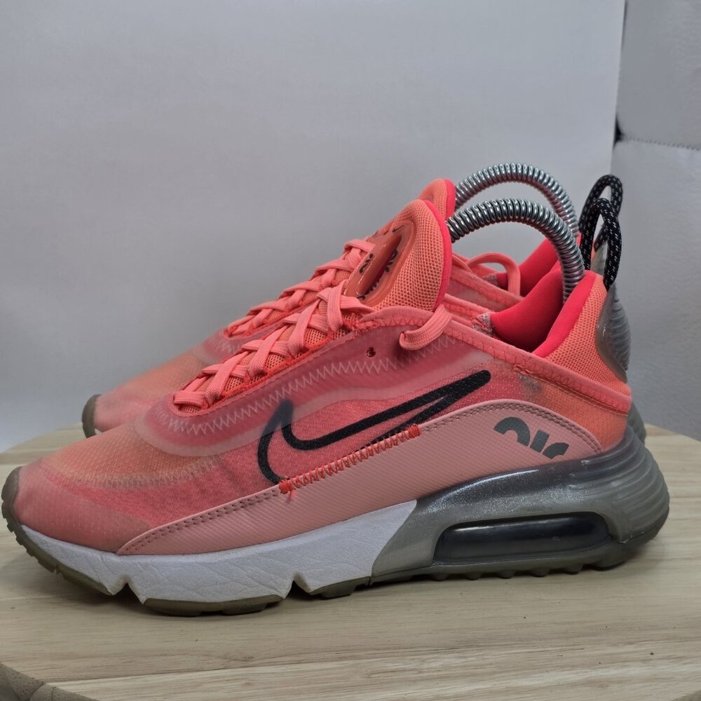 Women's Size 6.5 -‎ Nike Air Max 2090 Lava Glow Pink & White CT7698-600